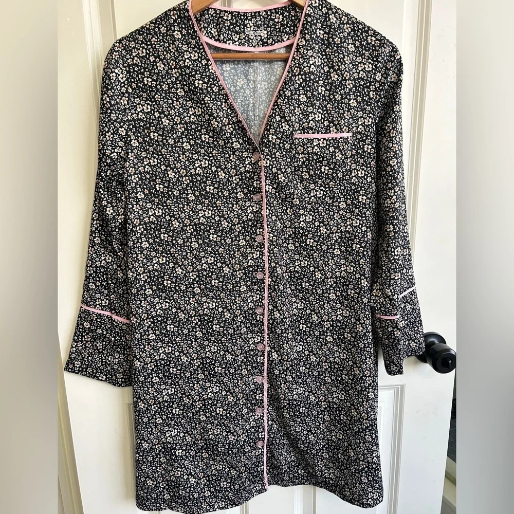 Summersalt Soft Charmeuse Cloud 9 size M boyfriend sleep shirt. Black and white - Picture 4 of 10